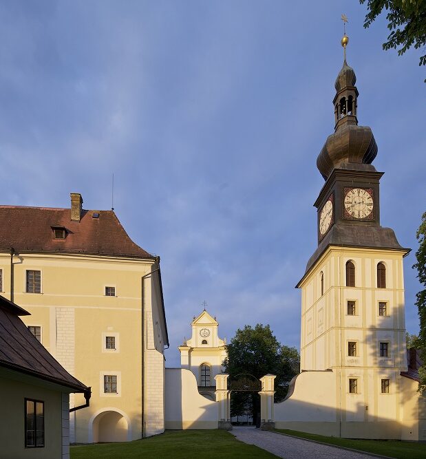 Barokní věž - Zámek Žďár nad Sázavou