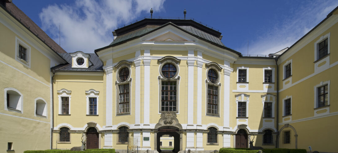 Prelatura - sídlo opata, stavba Jana Blažeje Santiniho