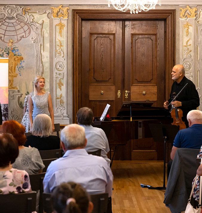 Houslový koncert - Mezinárodní mistrovské houslové kurzy Bohuslava Matouška a Jakuba Junka
